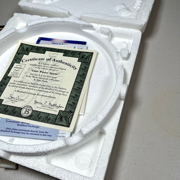 8 inch Bradford Exchange plate “Little Winter Spirits” - Picture 7 of 7